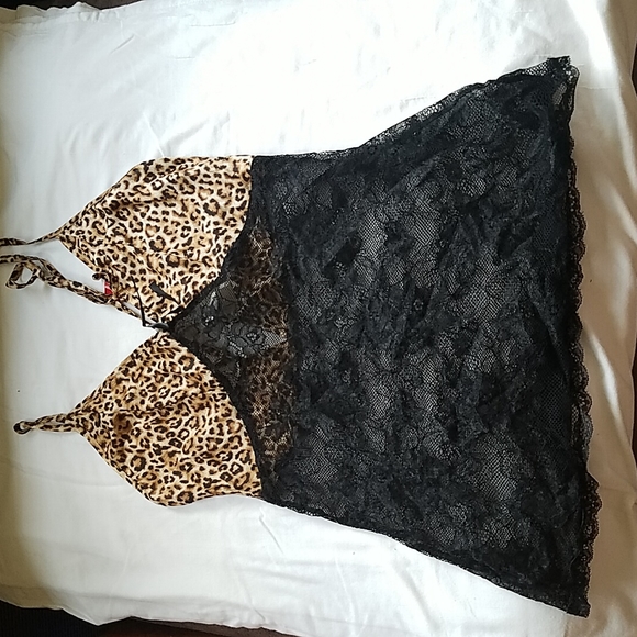 Leopard and Lace Lingerie Set - Picture 2 of 4